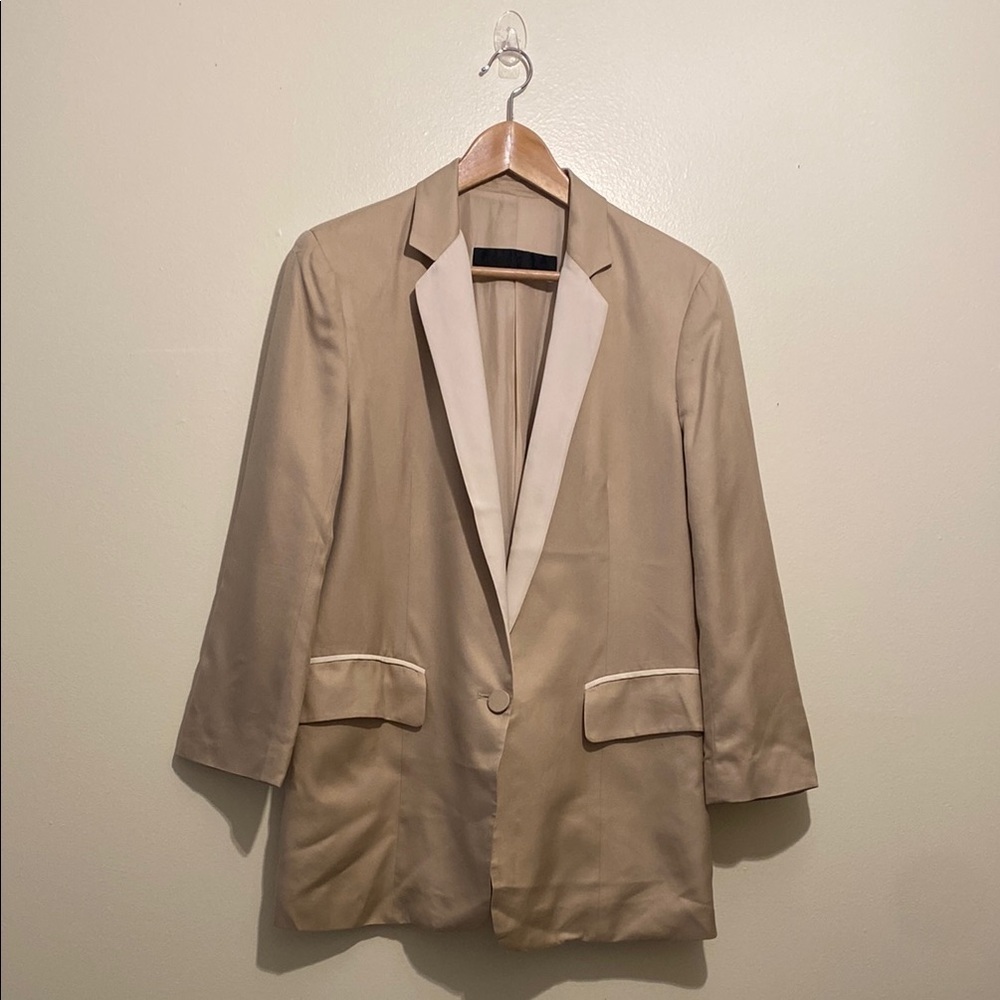Jenni Kayne silk wool Blazer with Cream Lapel and pockets. Size M